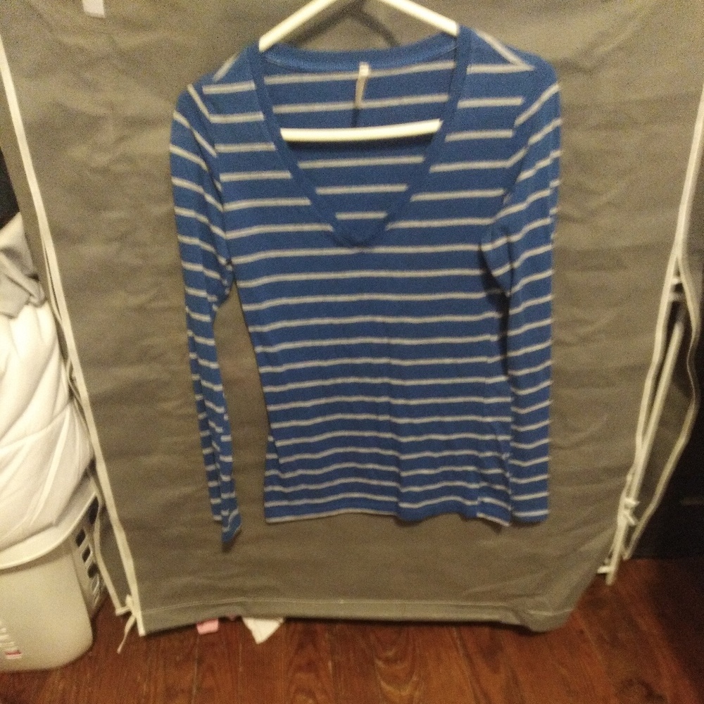 Blue and gray long sleeve shirt